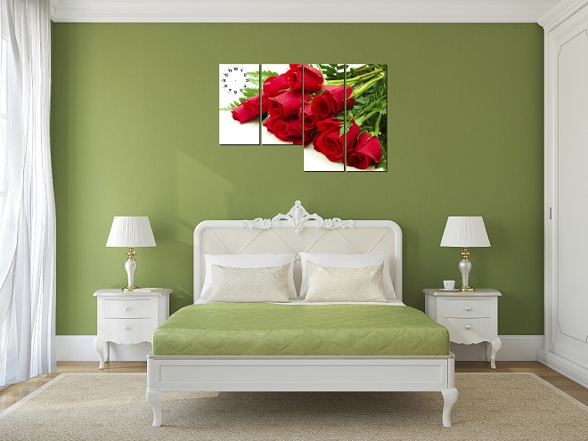 Hình ảnh tranh hoa hồng đỏ khi treo ở phòng ngủ