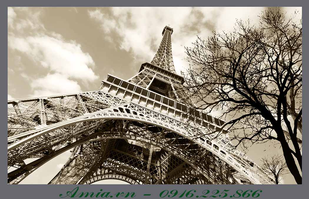 tranh thap Eiffel cho tuong mau xam khoi