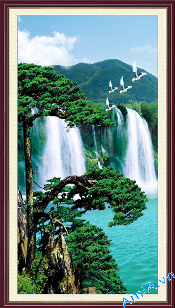 bức tranh cây tùng bên thác nước