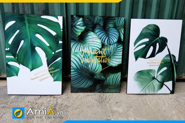 Hình ảnh thực tế mẫu tranh lá cây xanh treo tường chụp tại xưởng sản xuất của AmiA