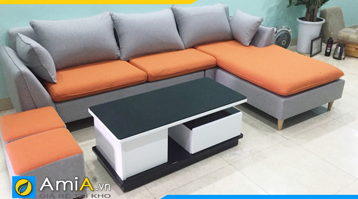 Bộ ghế sofa góc đẹp phòng khách phối màu ghi và cam làm bằng chất liệu vải nỉ