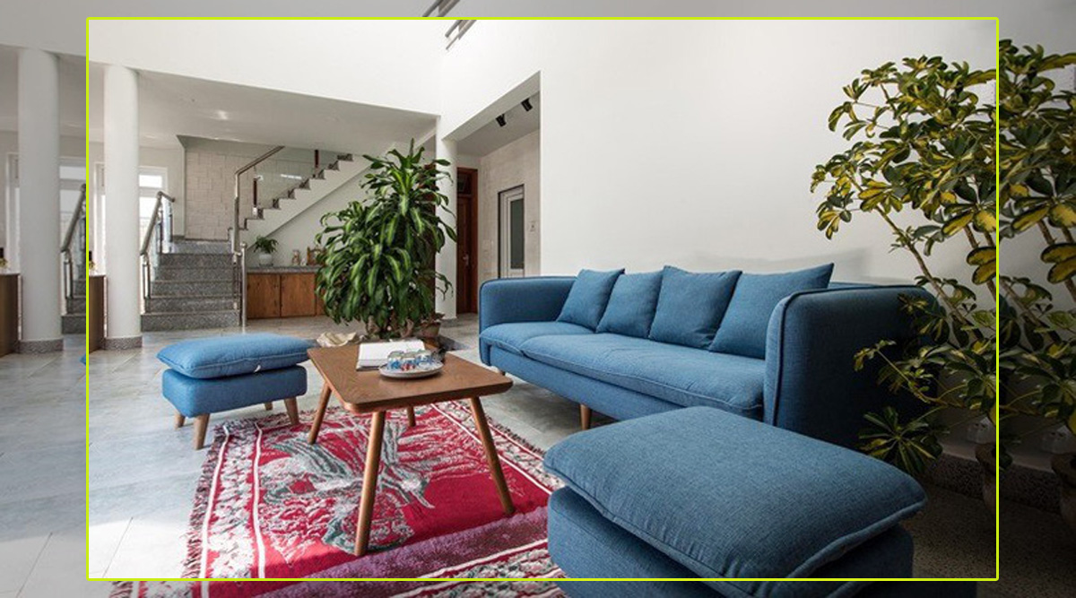 Sofa văng đẹp kết hợp với ghế đôn dài kê nhà vườn rộng rãi