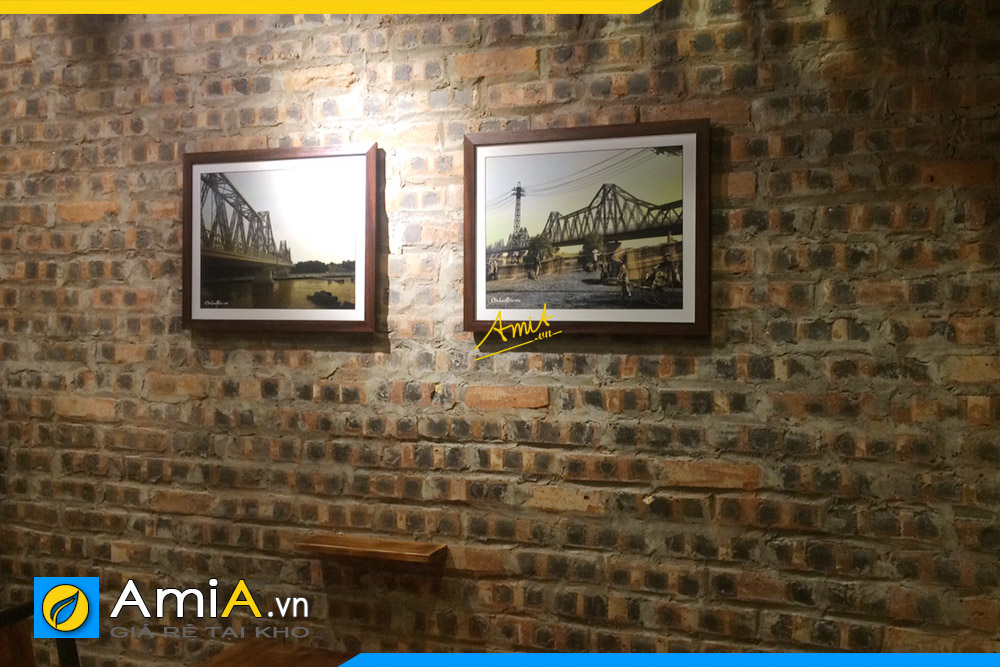Hình ảnh Tranh đen trắng treo tường gạch trang trí quán cafe