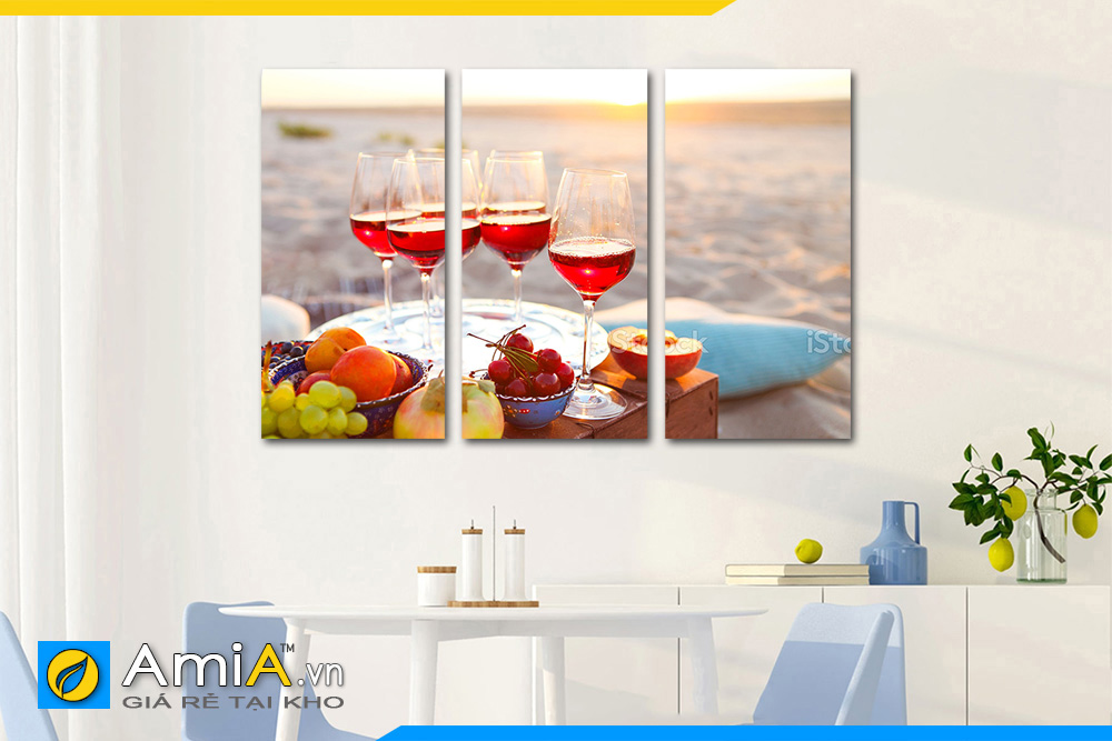 Tranh phòng ăn đẹp ly rượu vang và hoa quả AmiA RV11