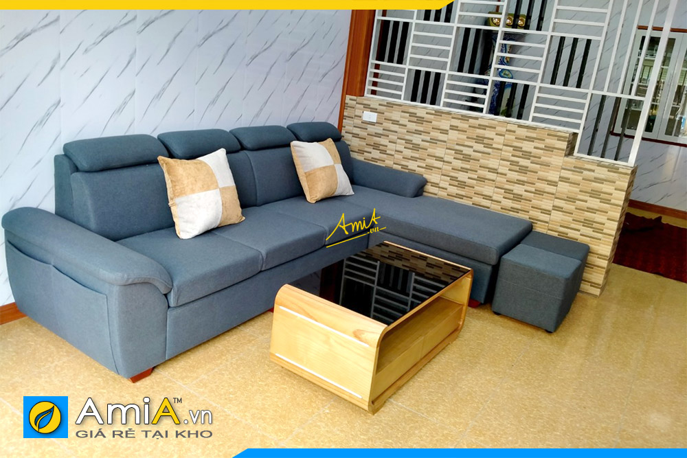 Mẫu sofa góc chữ L màu xanh nhạt kê phòng khách nhà ống - AmiA ...