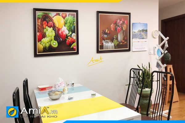 Hình ảnh Tranh bình hoa hồng và trái cây trang trí bàn ăn đẹp AmiA 2053