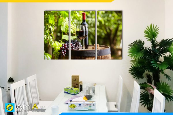 Hình ảnh Tranh chai rượu vang và chùm nho tím treo tường bàn ăn đẹp AmiA RV06