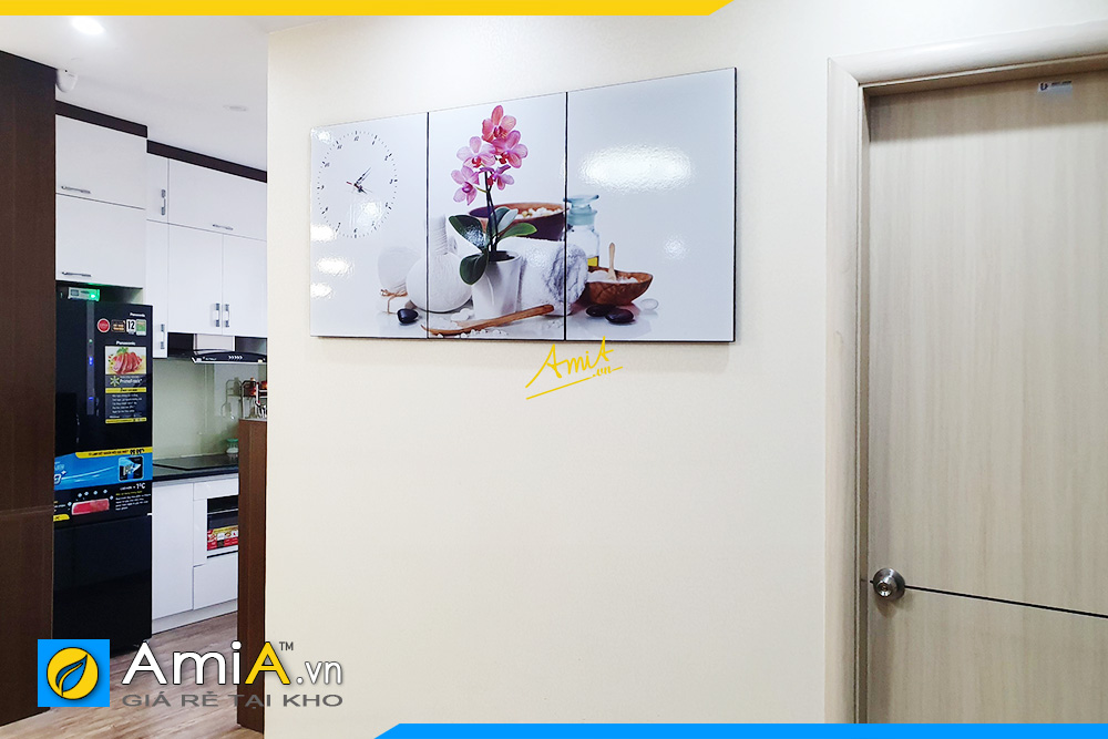 Hình ảnh Tranh trang trí phòng bếp hoa lan đẹp có đồng hồ AmiA SP13