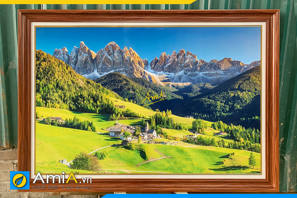 Hình ảnh Bức tranh phong cảnh đồi núi hợp gia chủ tuổi Bính Thìn treo phòng khách