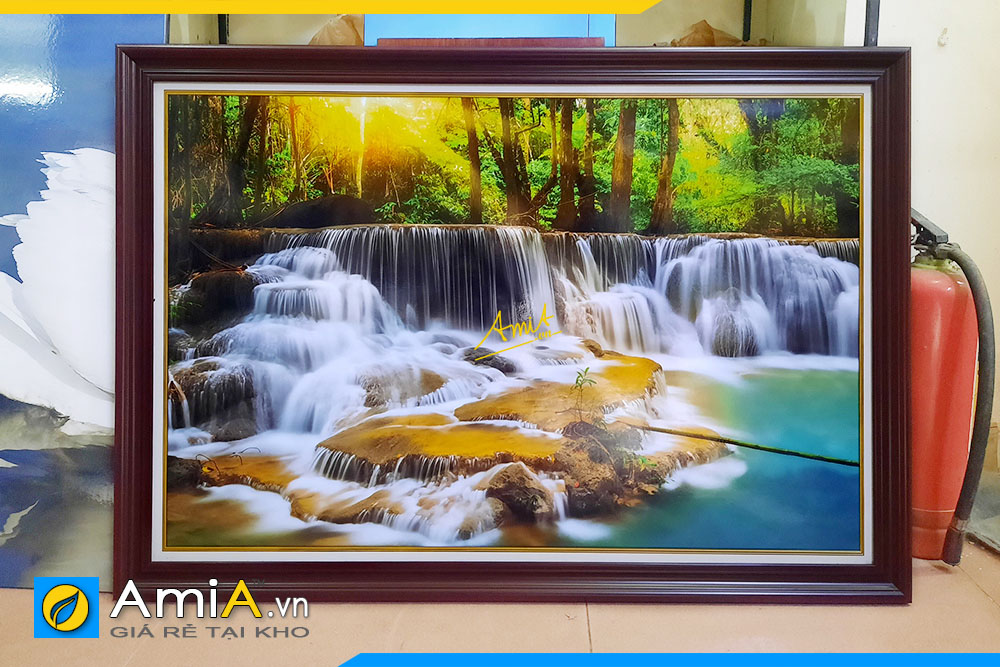 Hình ảnh Tranh thác nước treo tường phòng khách tuổi Nhâm Tuất đẹp ý nghĩa phong thủy